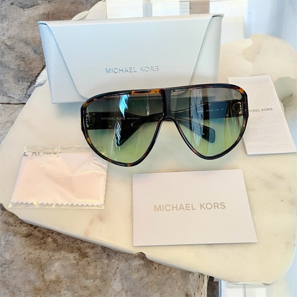 Michael Kors Tortoise Empire Shield Sunglasses w/a Gold-Tone Monogram Logo NWOT - Picture 5 of 11